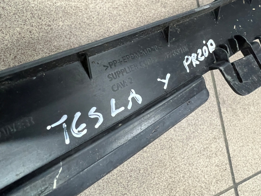 фото №16, Tesla model y 20- решітка решітка радіатора середня бампера перед 1493759-00-a