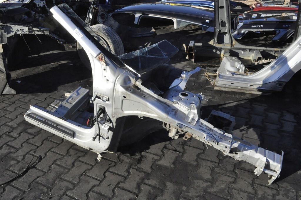 фото №1, Volvo v40 ii четверть лонжерон правая перед передняя