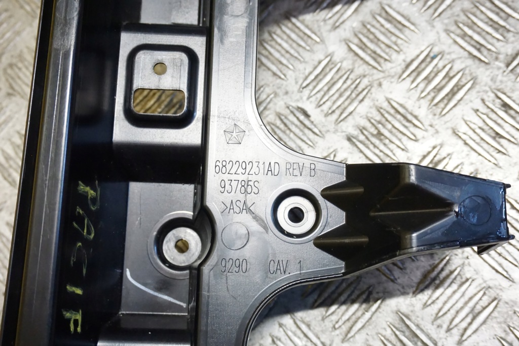 фото №8, Chrysler pacifica 2017 - 2024 направляющая бампера задняя усилитель кронштейн usa