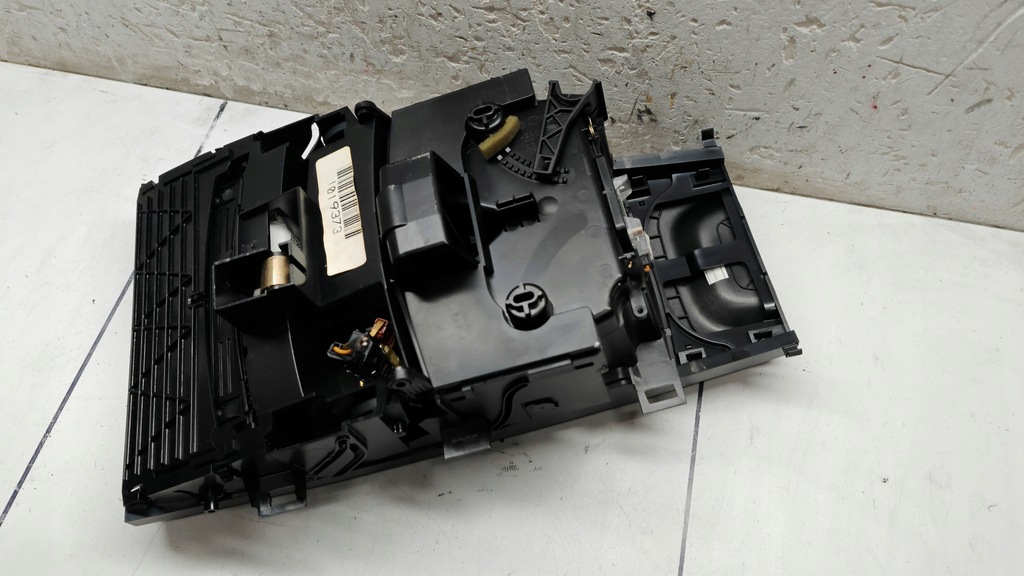 фото №6, Бардачок попільничка підсклянник тунель підлокітник mercedes w251 r klasa