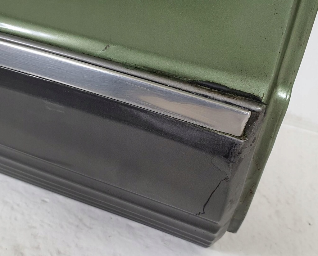 Дверь правый задний  задние 876 mercedes w126 Киев