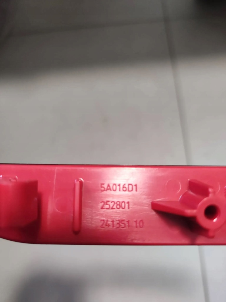 фото №1, Отражатель правый заднего бампера bmw 5 g60