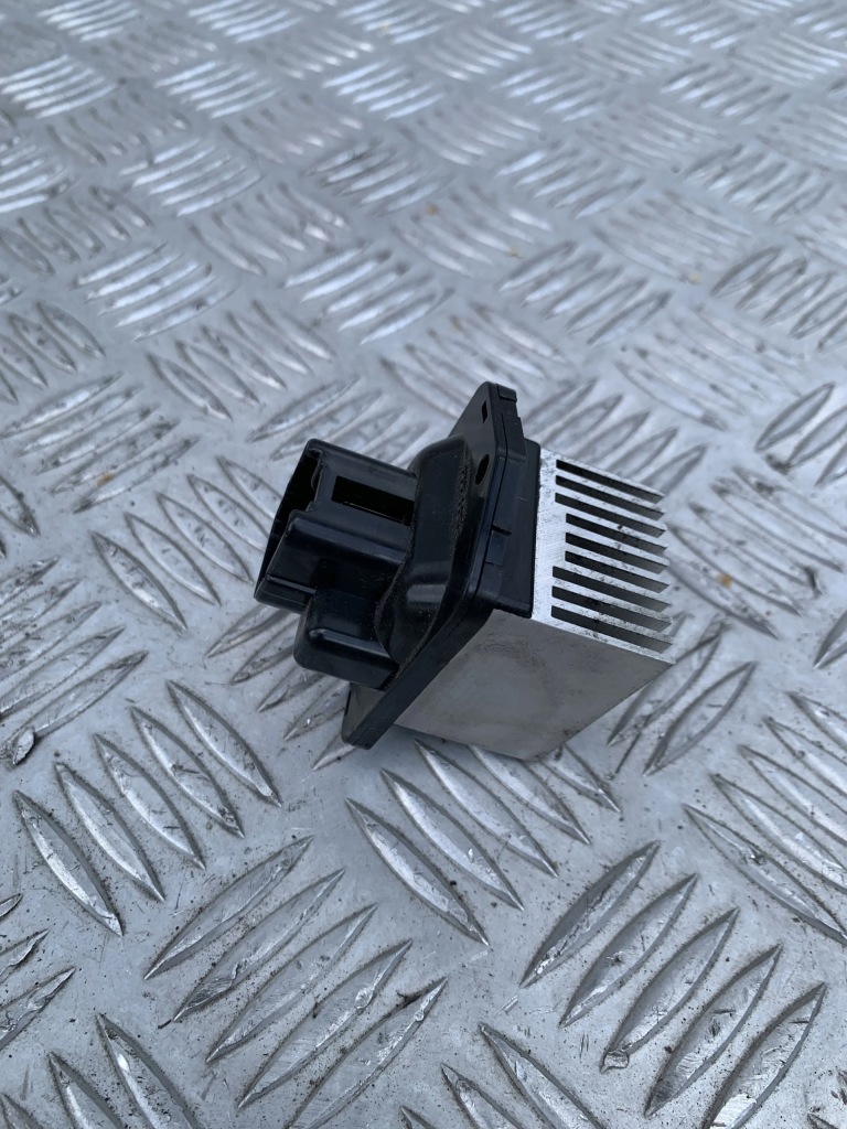 фото №1, Резистор резистор обдув suzuki vitara ii 15-