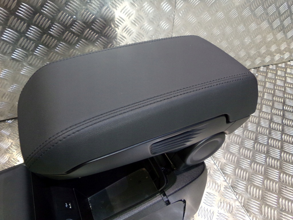 фото №10, Bmw i3 тунель середній підлокітник шкіра різні