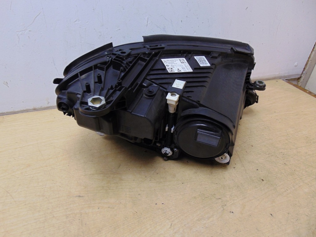 фото №10, Лампа левая перед mercedes w213 a2139068309 europa