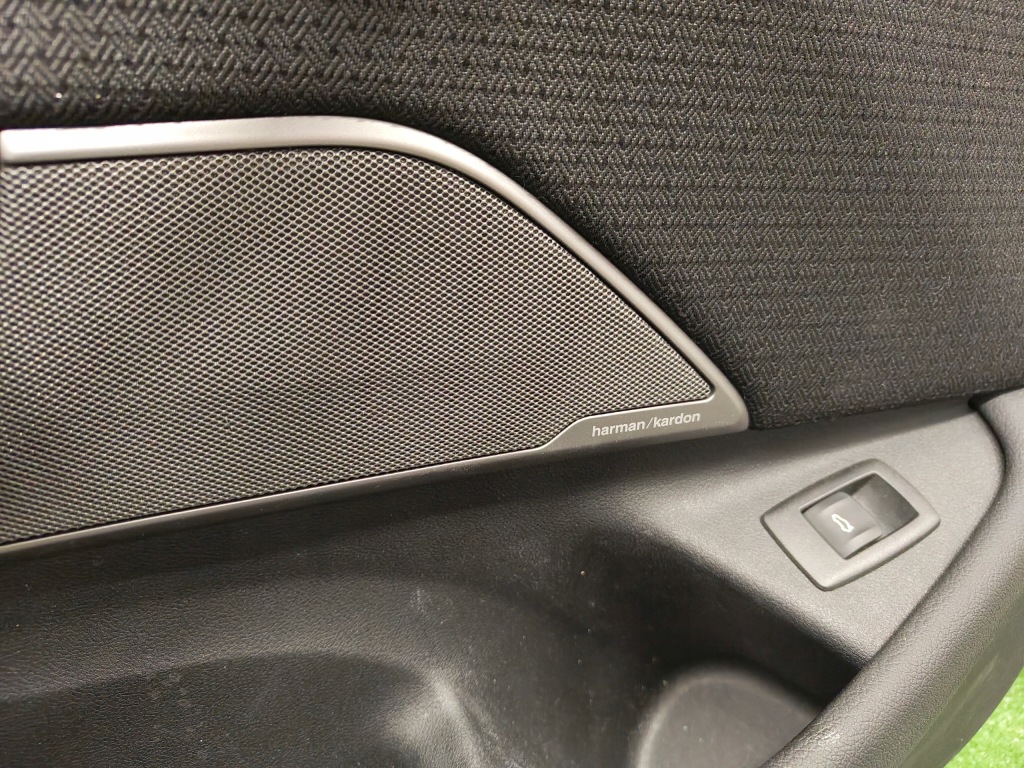 фото №11, Bmw 5 g30 середина обивка сиденья туннель заднее сиденье обшивки harman kardon