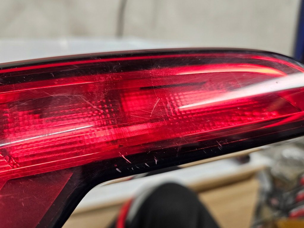 фото №8, Audi a4 b9 kombi 16r лампа левая задняя задняя w крышка 8w9945075