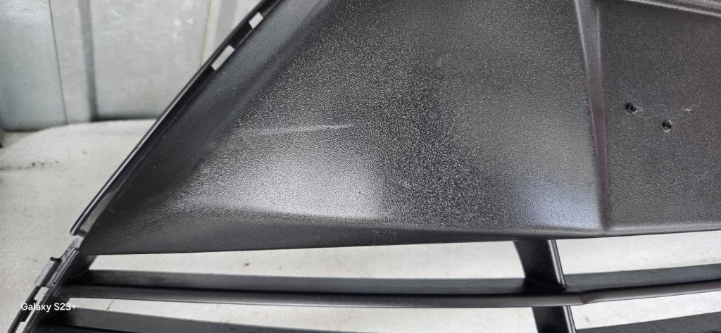 Решітка середня бампера ford c-max mk. ii am51-17b968-b в Україні