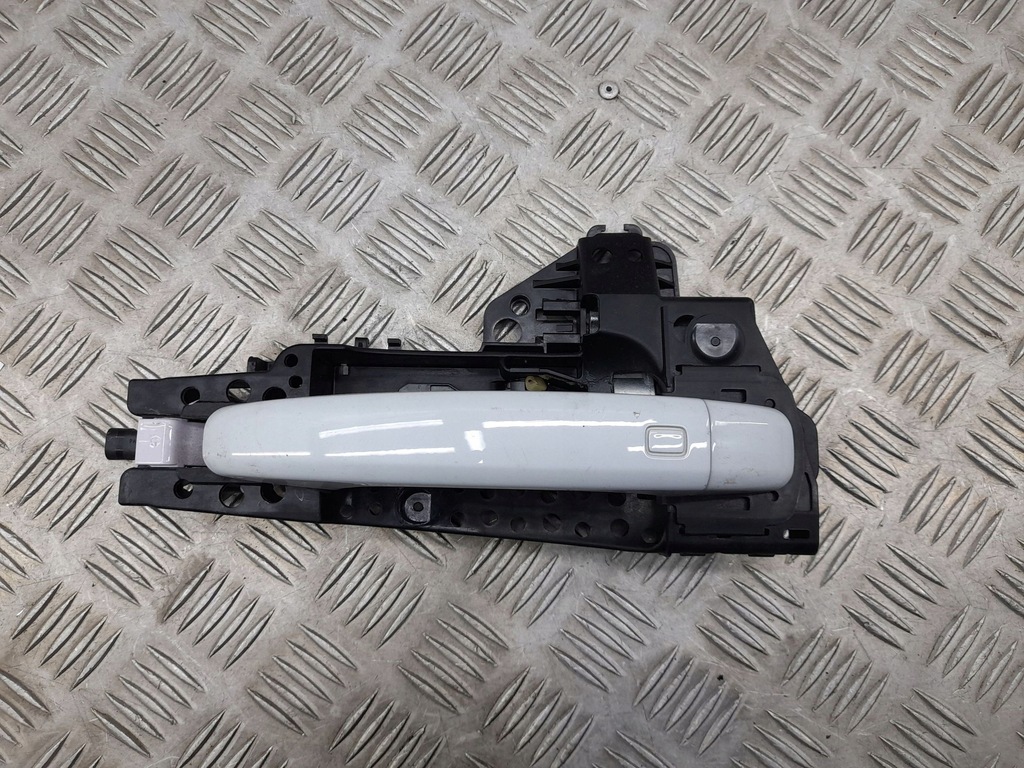 фото №6, Audi q5 sq5 8t0837886 задняя сторона правая ручка наружная дверь задних