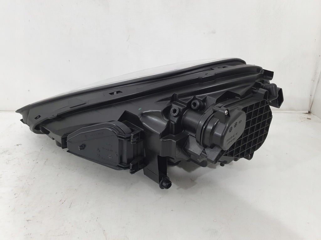 фото №8, Porsche cayenne 7p5 lift лампа ксенон правый перед