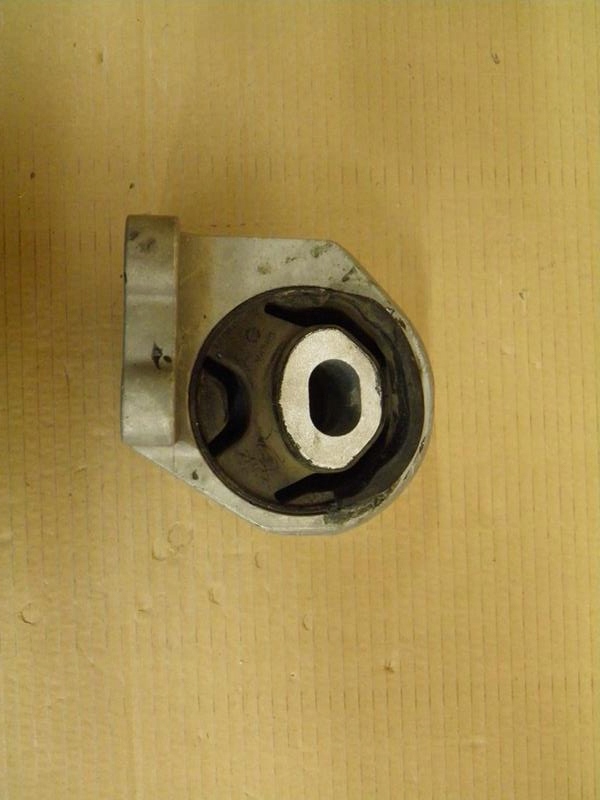 фото №6, Кронштейн подушка коробки discovery iii 3318153211