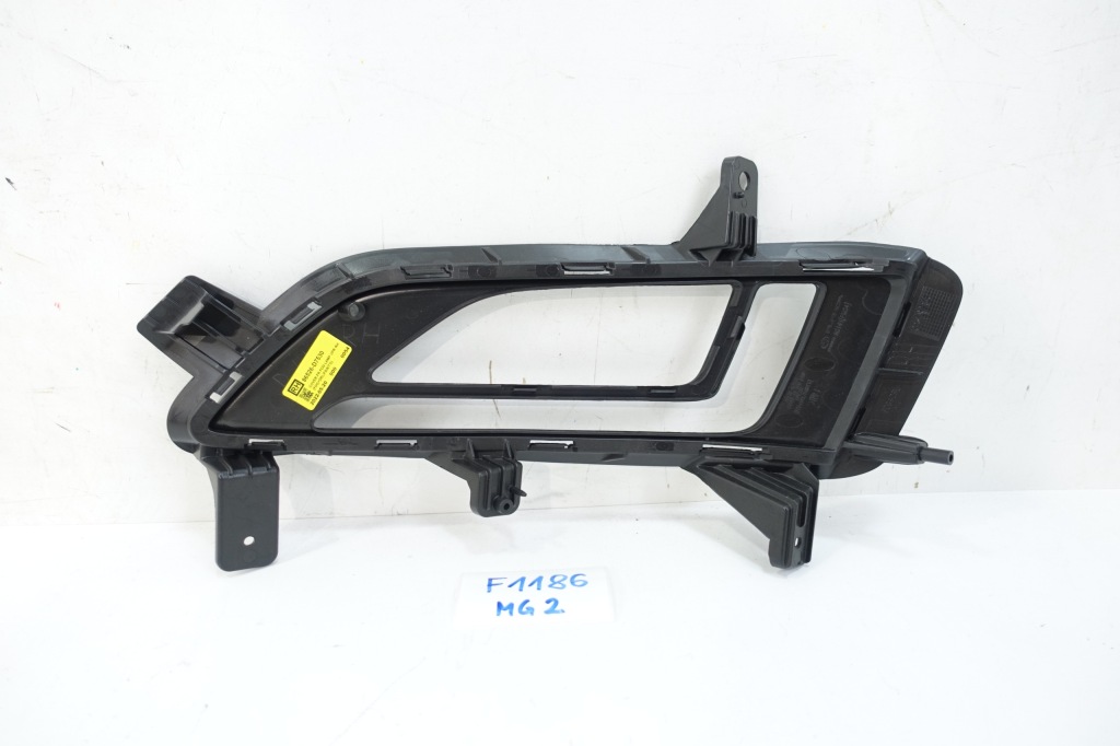 Hyundai tucson 3 рестайлінг  2018- решітка бампера права правий 86526-d7530 Ціна