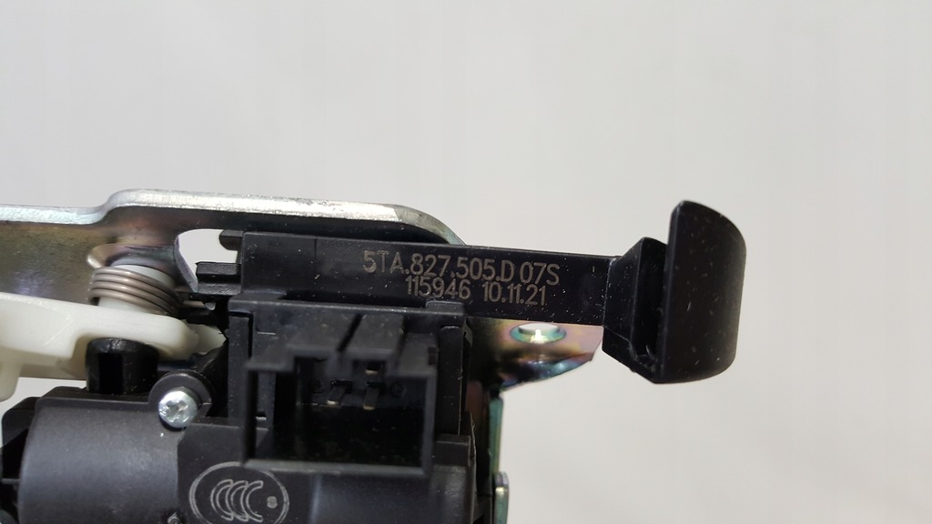 фото №9, Vw passat touareg touran замок кришки 5ta827505d