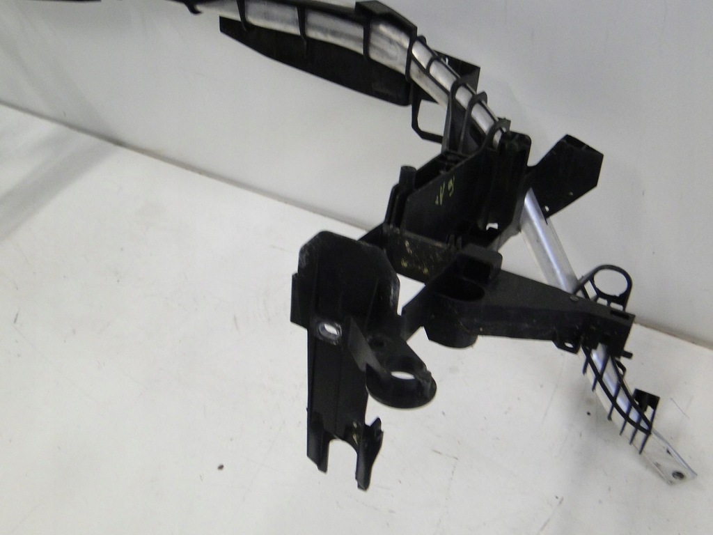 фото №12, Mercedes gla x156 156 pas передний усилитель