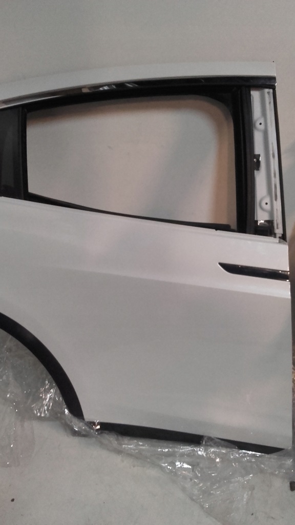 фото №1, Tesla x дверь задние правое white перламутр