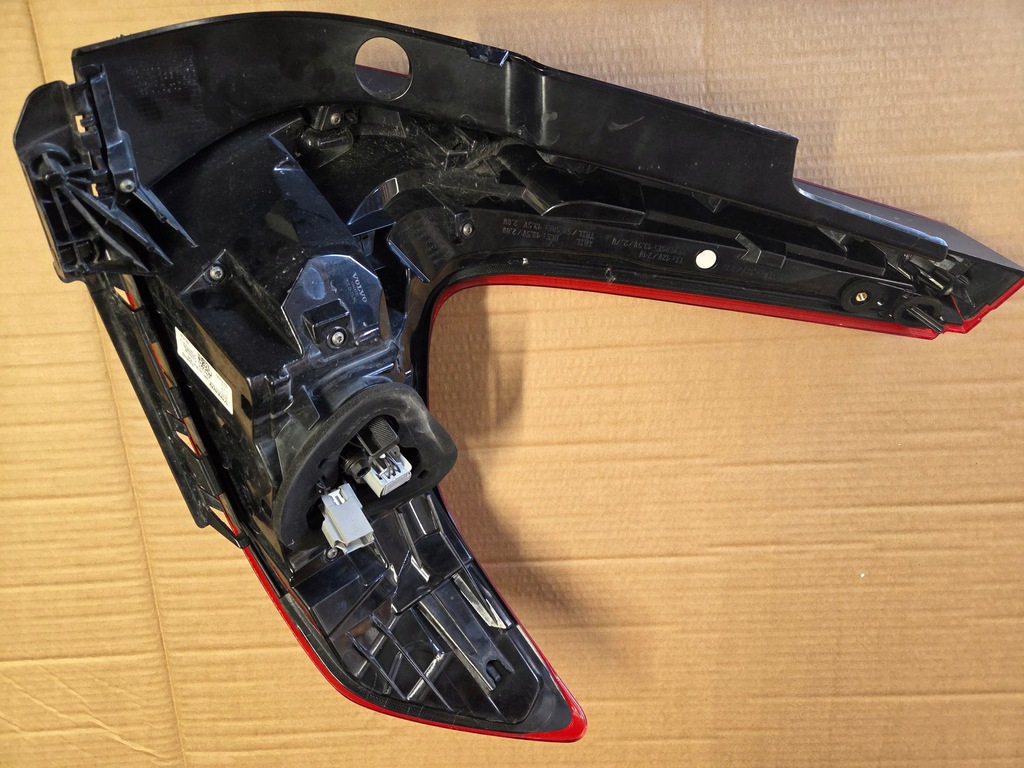 фото №9, Volvo xc40 17- лампа задняя левая led 31446790