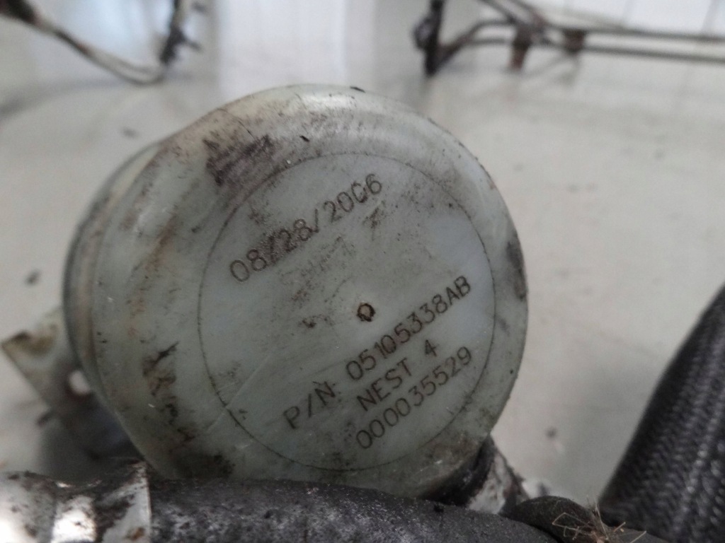 Dodge caliber 2007 2.0 crd бачок підсилювача дроти 05105338ab Зі Шроту