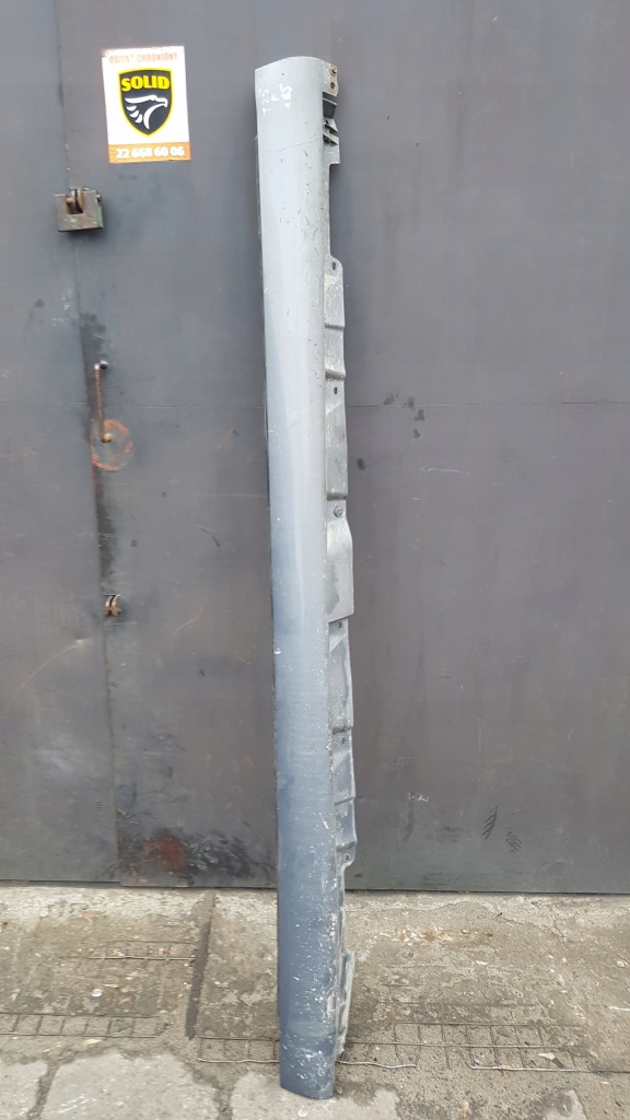 фото №1, Toyota avensis t25 03-08 молдинг порог правая 1e5