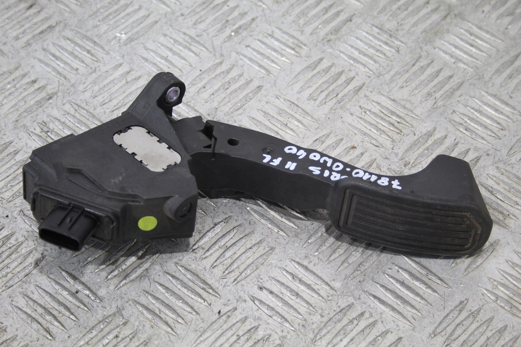 фото №1, Педаль газа toyota auris ii lift 78110-00w040