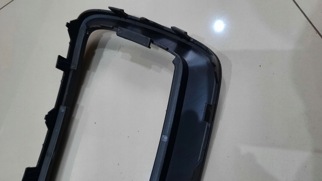 фото №5, Решётка бампера левая volvo xc70 08-13r