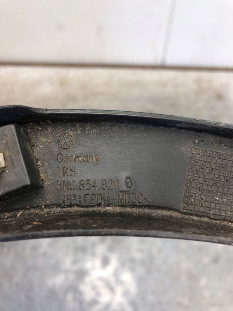 фото №7, Молдинг крила правий задня vw tiguan 5n0854820b