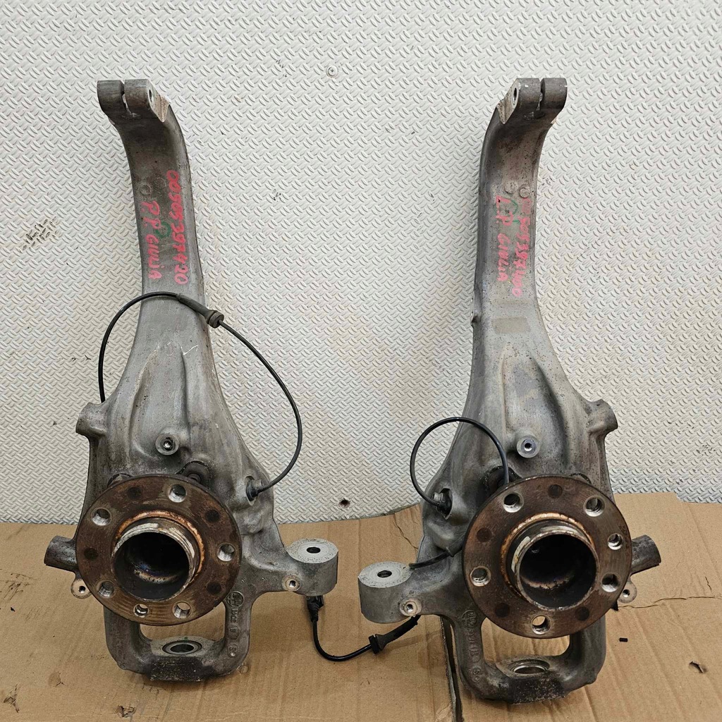 фото №1, Alfa romeo giulia 2.2d поворотный кулак перед передняя правая