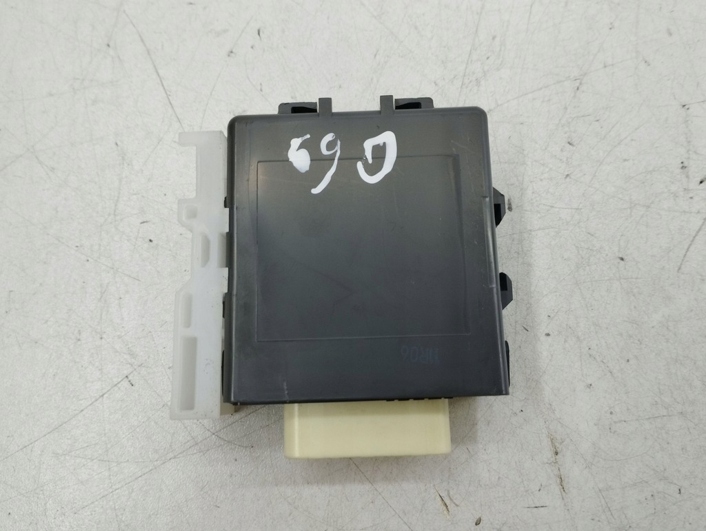 фото №9, Toyota rav 4 xa40 2015 блок управления / модуль центрального замка