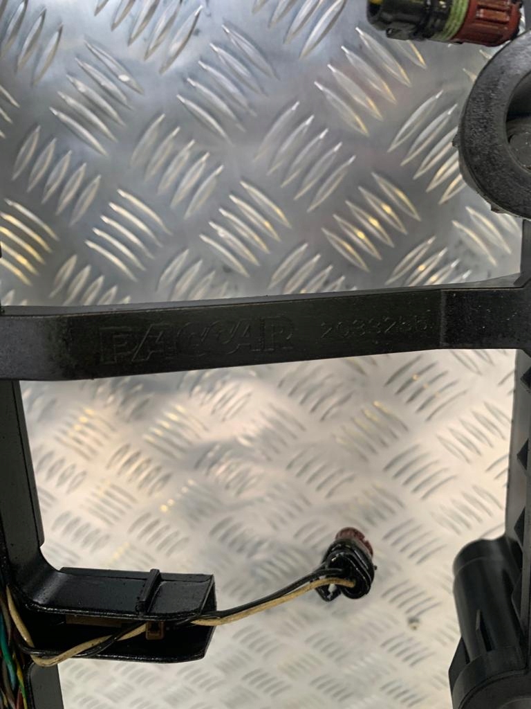 фото №7, Комплектная крышка клапанов двигателя daf