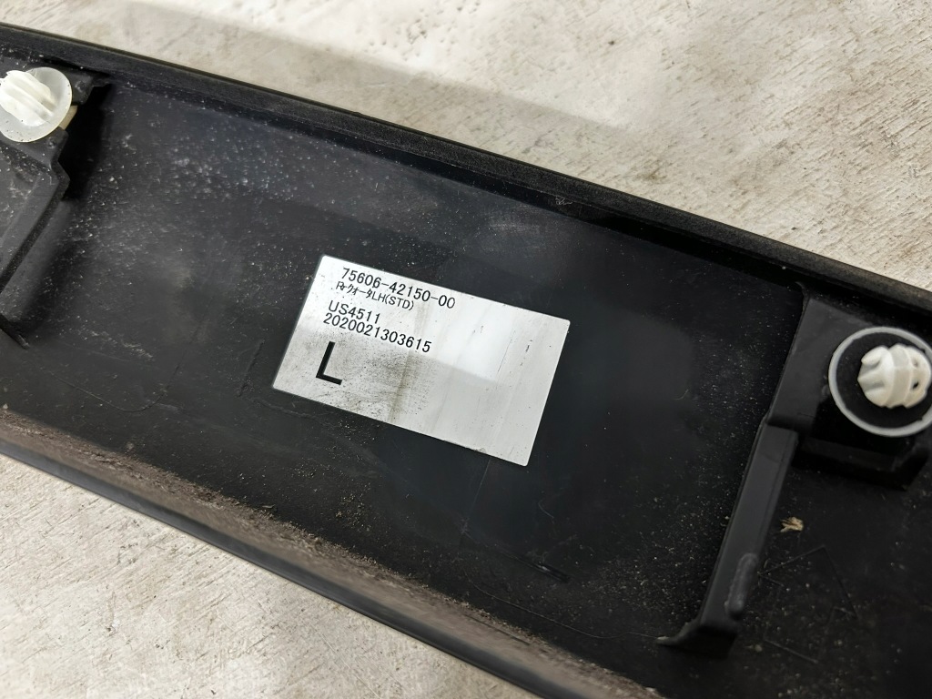 фото №10, Rav4 v молдинг накладка na крыло левый задняя матовая