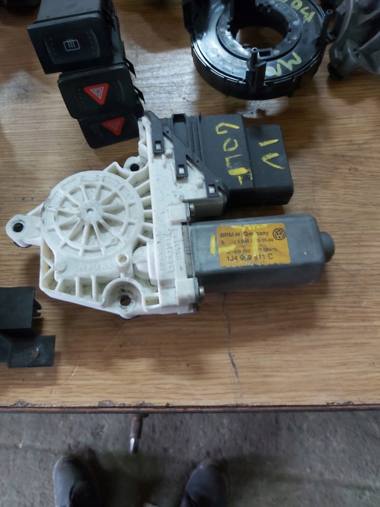 фото №1, Моторчик підйому скло t.l vw golf iv