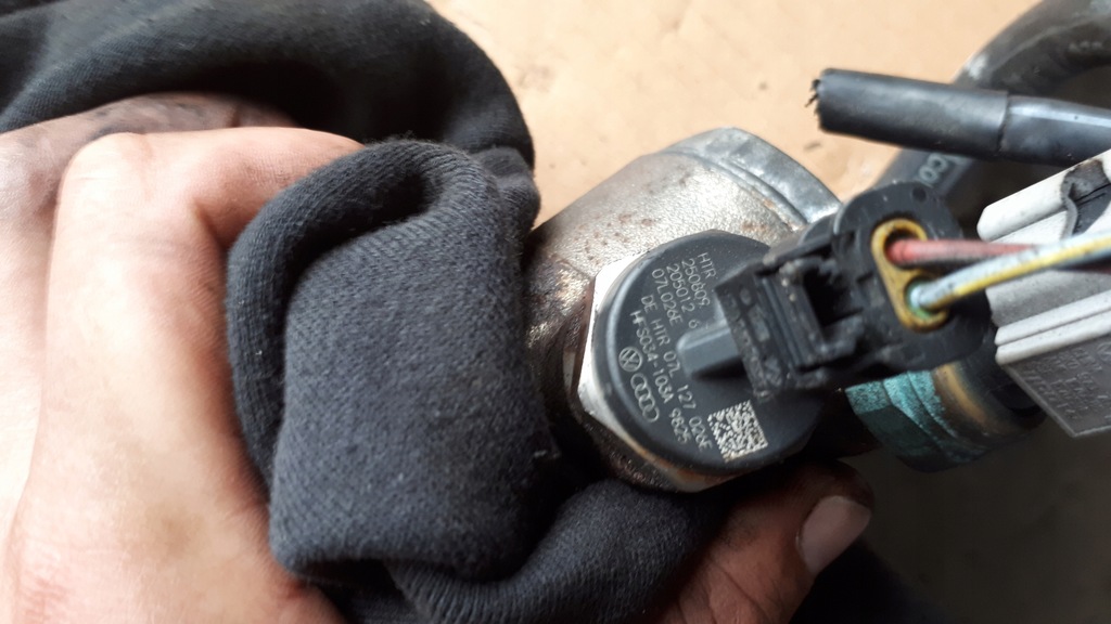 фото №7, S4 b8 помпа пального датчик 3.0 tfsi 07l127026e