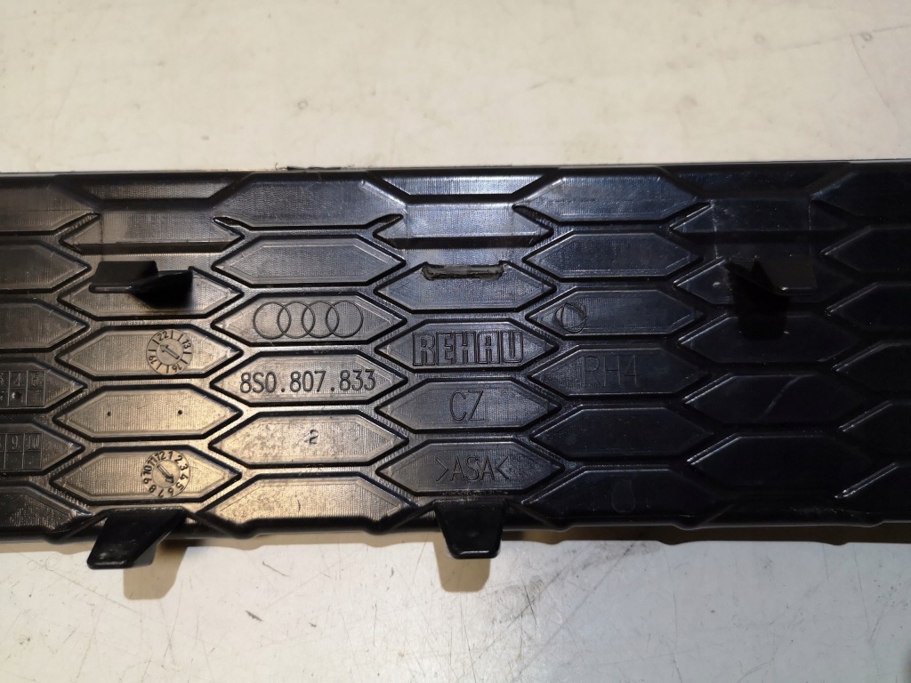 фото №8, Listwa-kratka бампера задняя audi tt 8s0