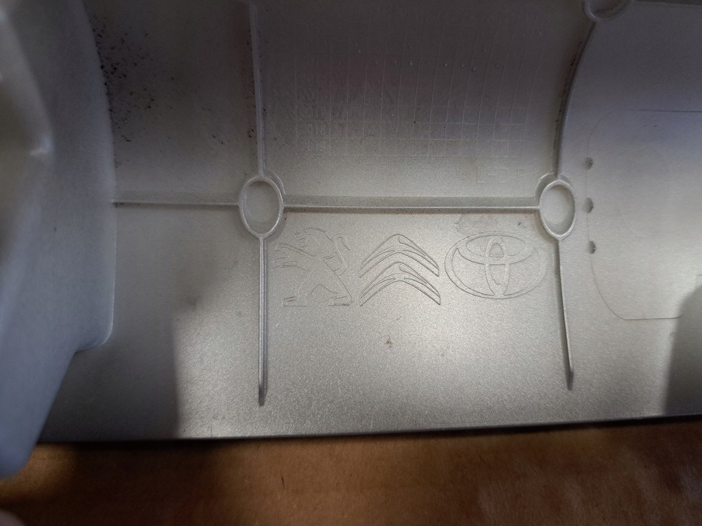 фото №9, Правая рамка решётка обдув защита dekor панели toyota aygo ii 55012-0h020