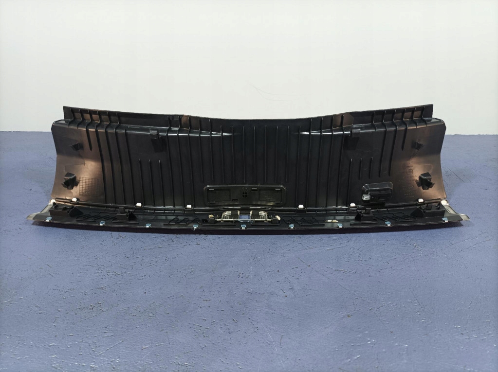 Audi a8 d5 накладка накладка порог багажника поперечина задняя 4n0863471 в Украине