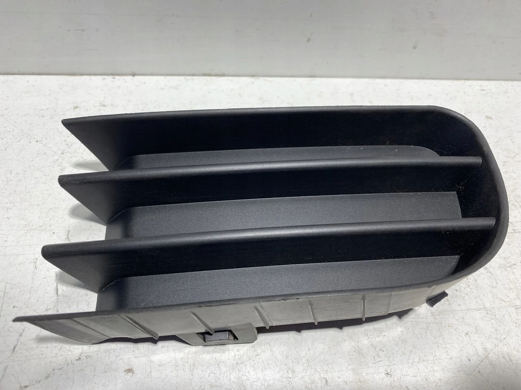 фото №9, Решітка ліва перед renault megane ii 8200115119