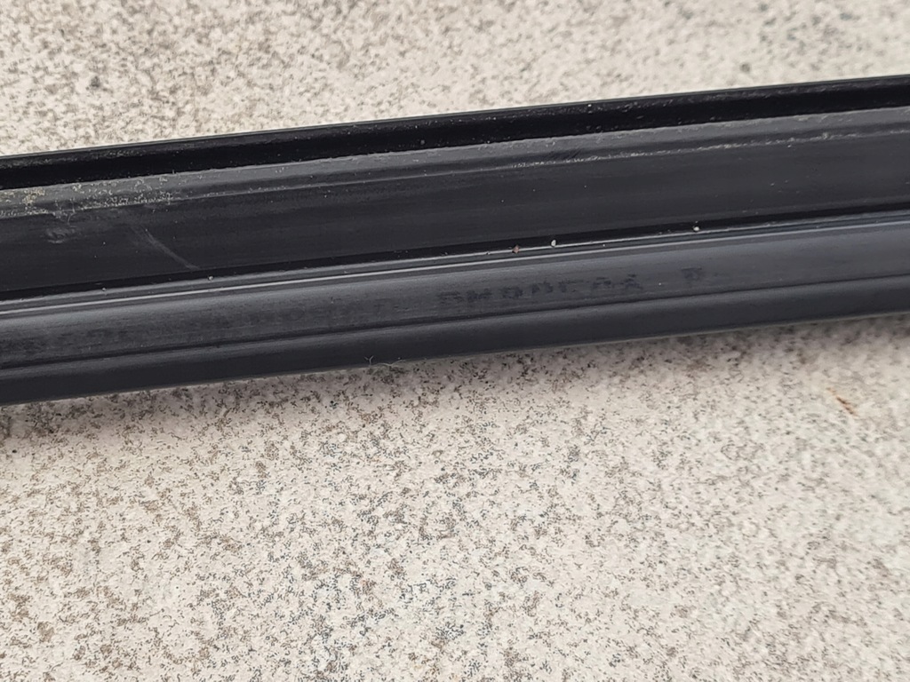 фото №10, Toyota verso молдинг прокладка кровельная левая