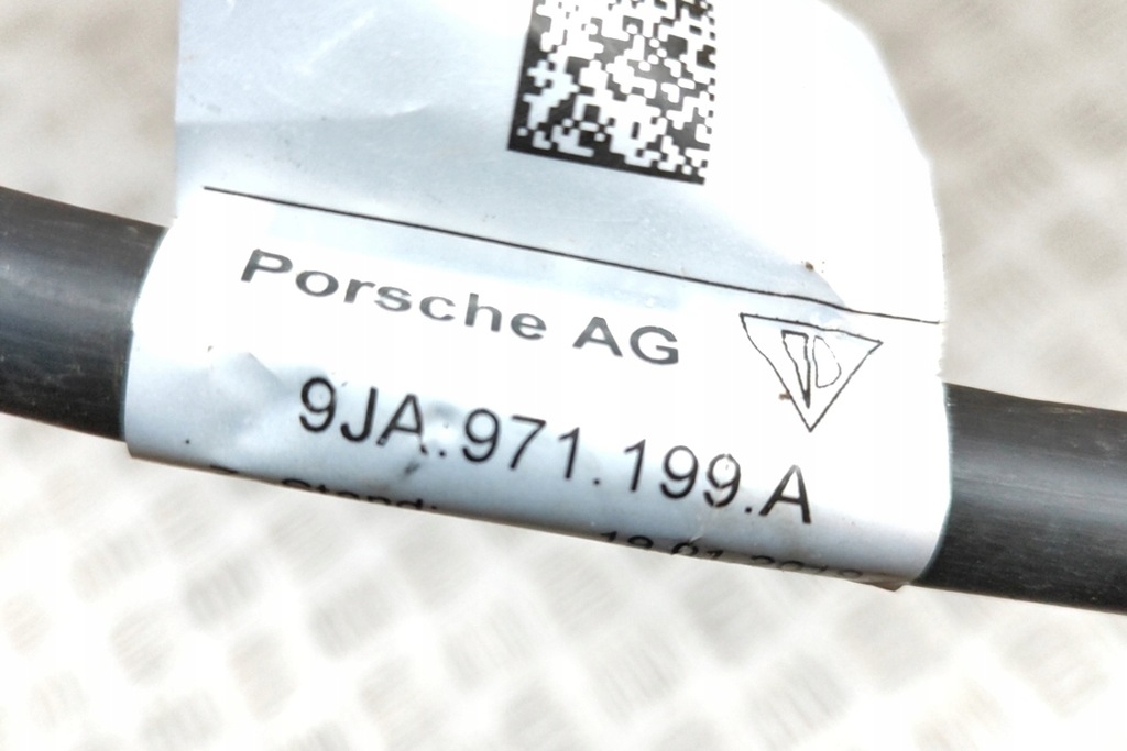 фото №6, Porsche taycan 9j1 шланг позитивний акумулятор 9ja971199a електричний 420k