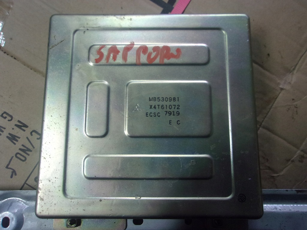 фото №1, Mitsubishi sapporo бортовой компьютер mb530981 2.4