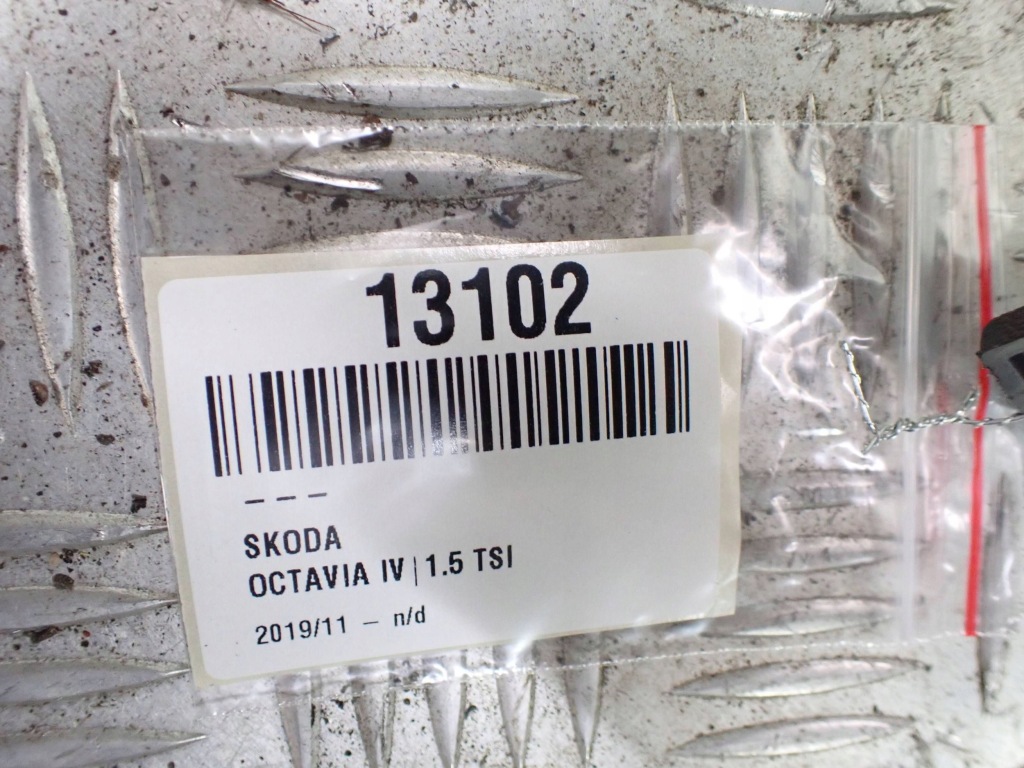 фото №10, Skoda octavia mk4 2020 правая сторона запчасти порог i стойка