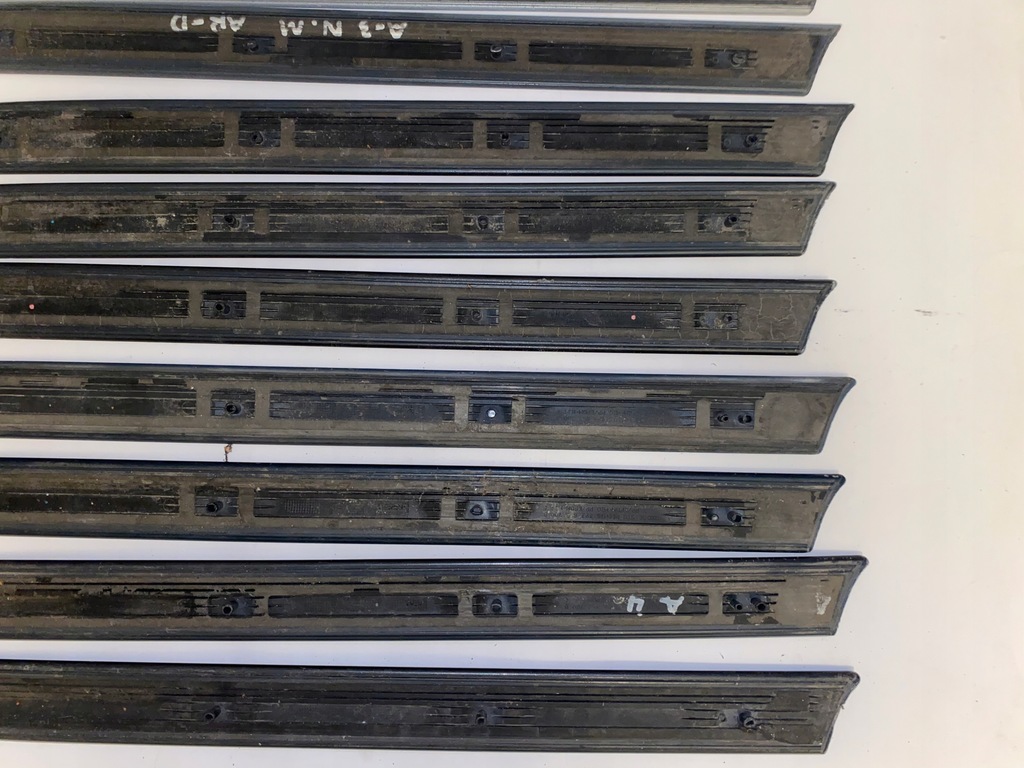 фото №10, Молдинг задняя правая 8p3853700b audi a3 8p