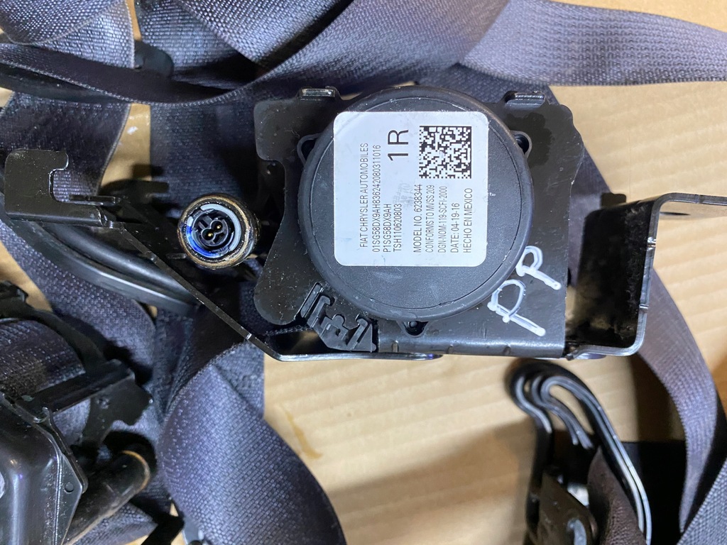 фото №6, Ремені безпеки перед dodge challenger srt 6.4