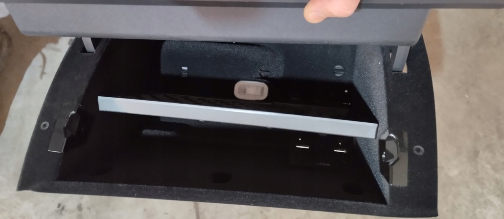 фото №6, Бардачок sedki пассажира mercedes c klasa w206 a2066803701