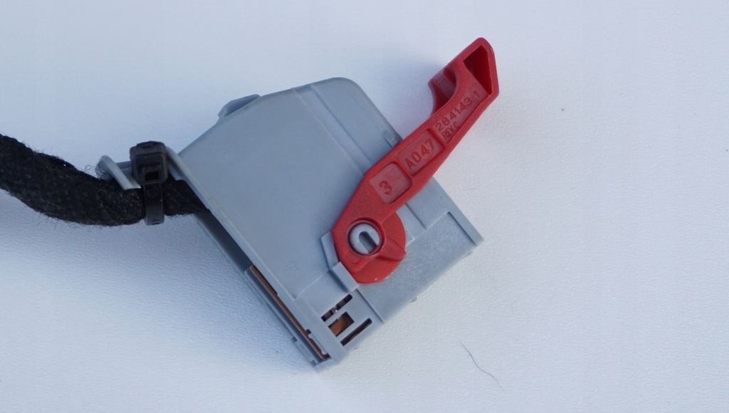 фото №6, З'єднувач штекер панель maseratii ghibli