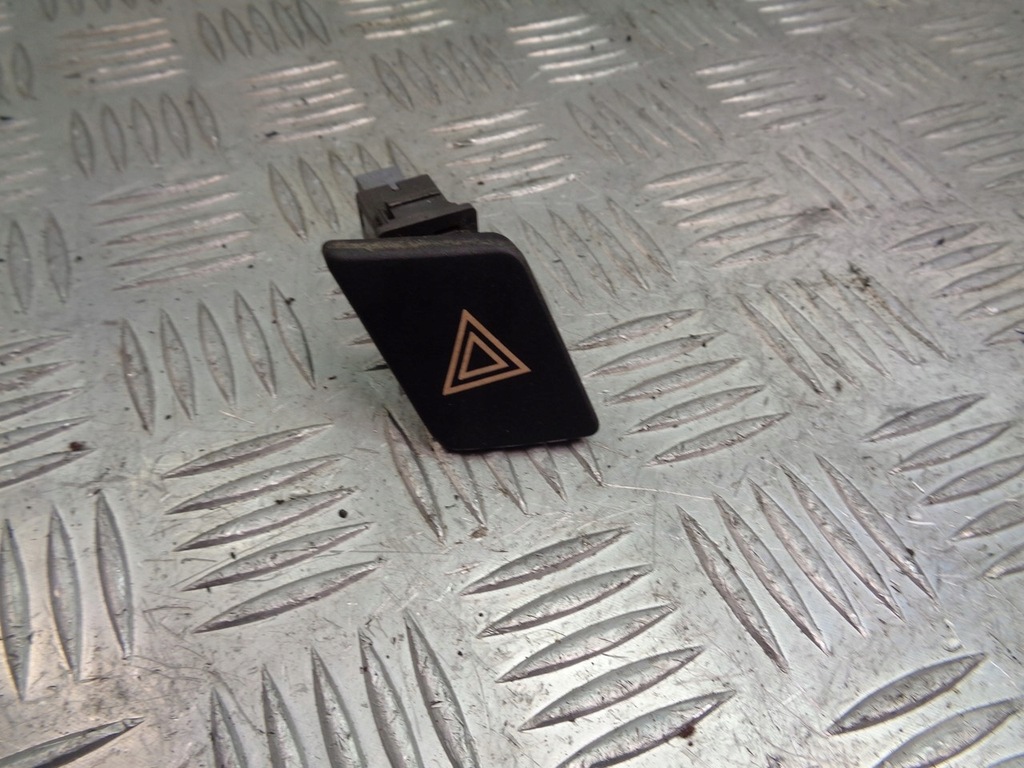 фото №1, Кнопка аварийных toyota оригинальный номер 84332-0d020