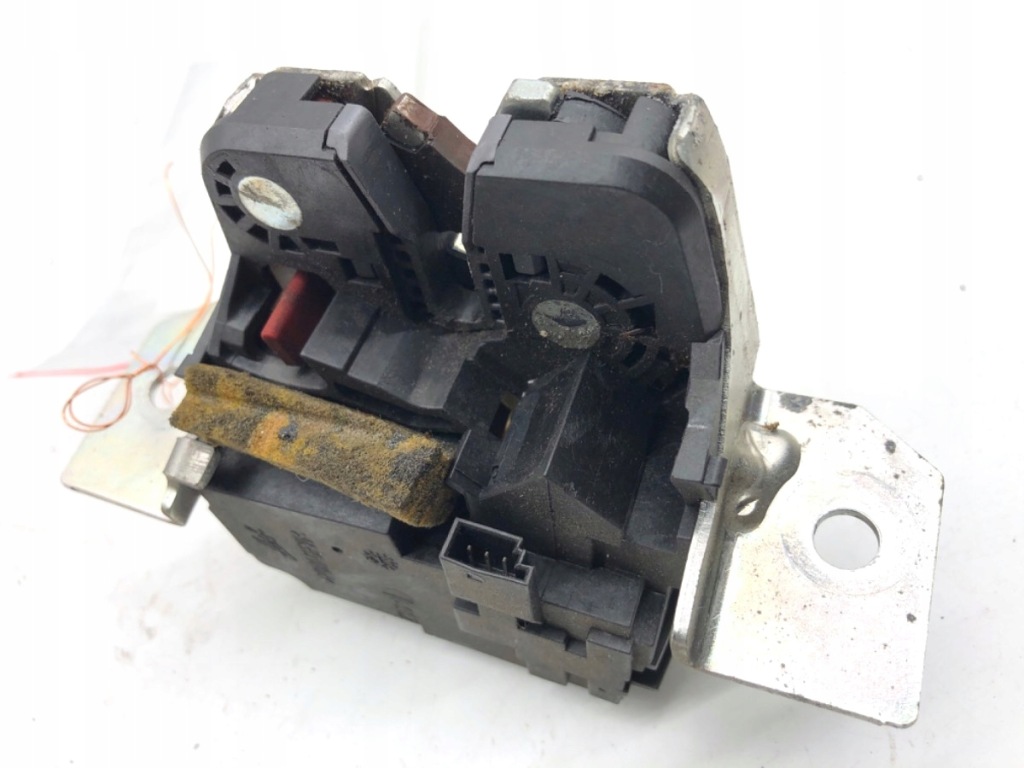 Замок кришки задній mercedes w169 хетчбек 04-12 Ціна