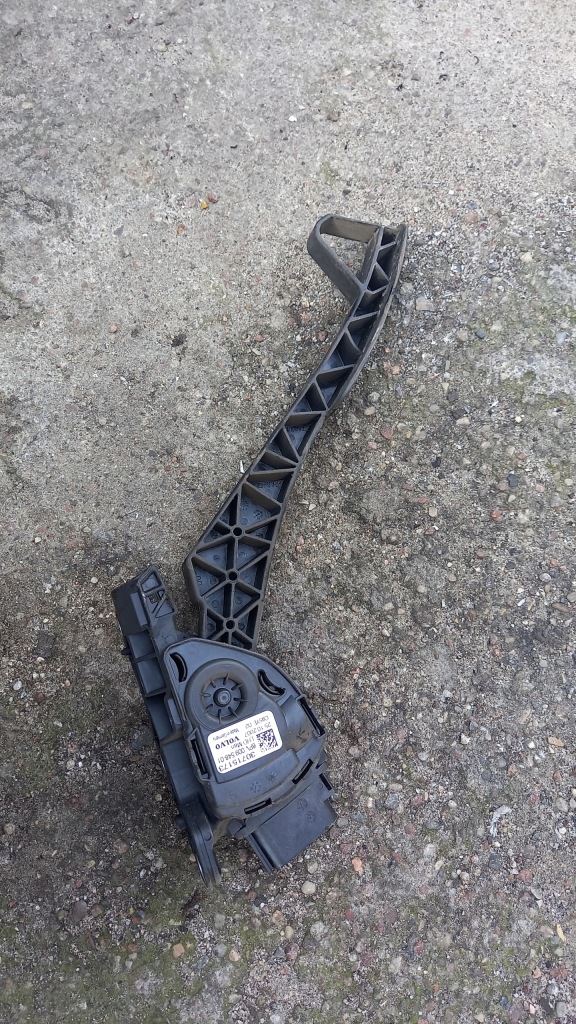 фото №1, Потенциометр газа volvo s60 i lift 07r 30757079