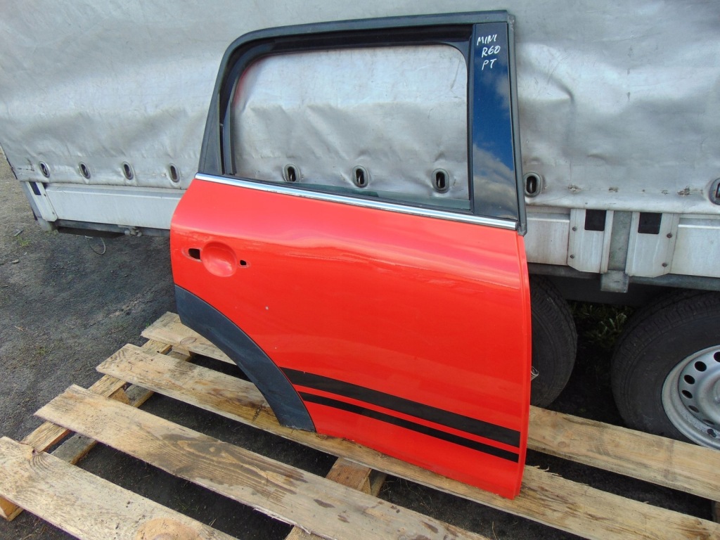 Дверей правий задні mini r60 червоні демонтаж Оригінал