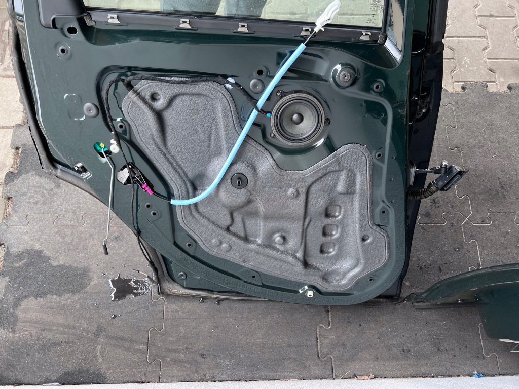 Дверь левое  перед задняя mini f60 цвет c19 Доставка