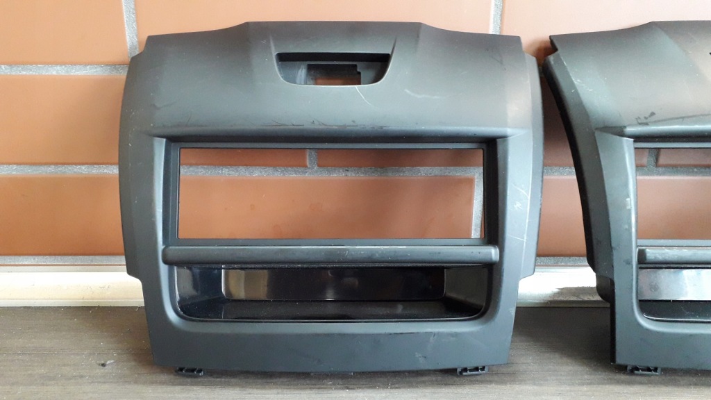 фото №2, Isuzu d-max рамка радіо 1 din - консоль полиця