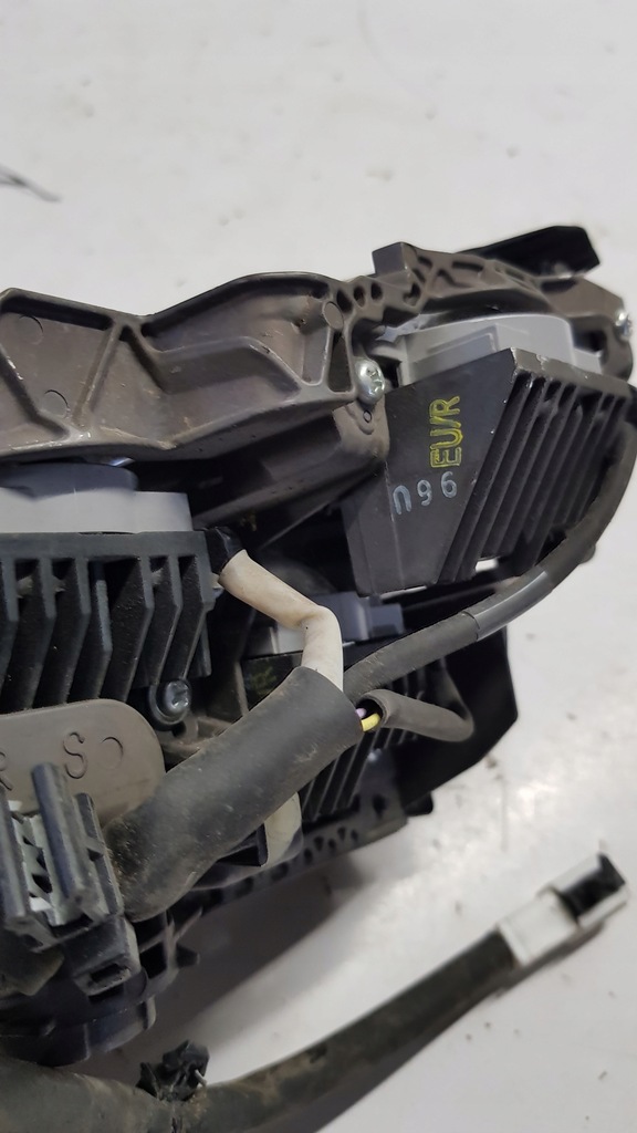 фото №15, Линза лампа правая перед lexus ux 200 250